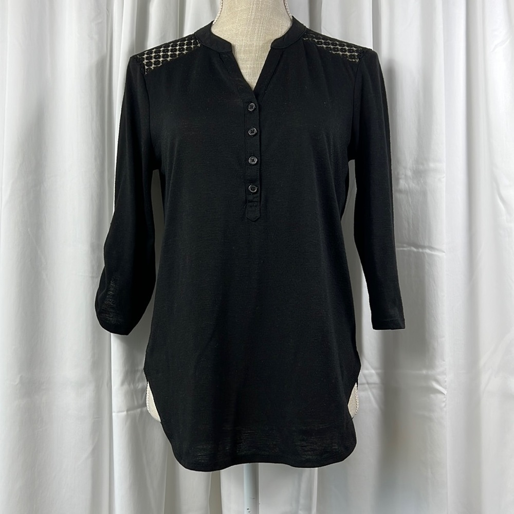 Almost Famous M Black Lacy Blouse